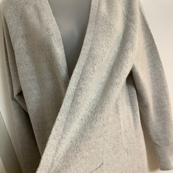 Cloth brand Lovely long soft cardigan MEDIUM light grey color - Picture 9 of 11
